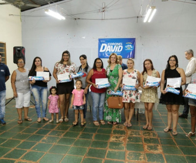 Curso profissionalizante de Coronel David forma mais de 50 manicures em 2017