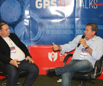 Deputado Eduardo Rocha marca presença como um dos palestrantes em encontro sobre florestas