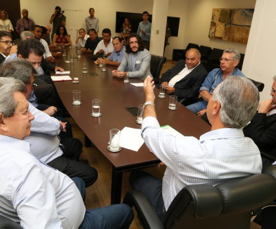 Onevan de Matos pede apoio ao governador de MS para reabrir de frigorífico em Batayporã 