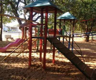 Administração retira brinquedos da Lagoa Maior para evitar acidentes durante o período de manutenção