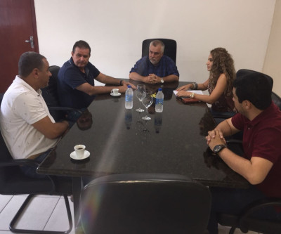  Falta de ônibus entre Três Lagoas e Inocência é tema de reunião entre vereadores e o deputado Eduardo Rocha