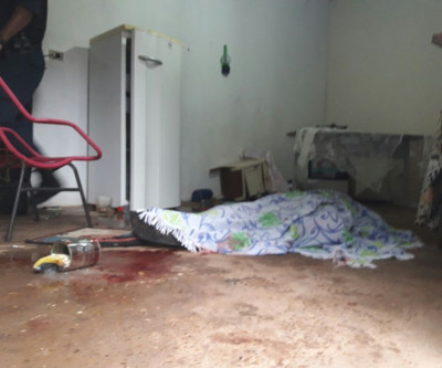 Homem é morto a facadas em Três Lagoas; esposa presa em flagrante é a principal suspeita