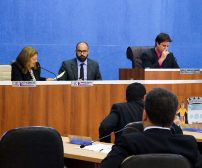 Vereadores definem licença de prefeito e adequam limpeza e resíduos sólidos em votação na Câmara 
