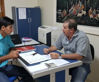 Presidente de centro rural de Arapuá visita deputado e pede apoio junto a Agraer