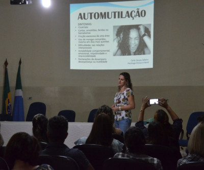 Gestores e Coordenadores participam de palestra sobre automutilação de crianças e adolescentes