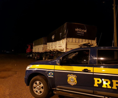Polícia Rodoviária Federal recupera caminhão bi-trem furtado e clonado
