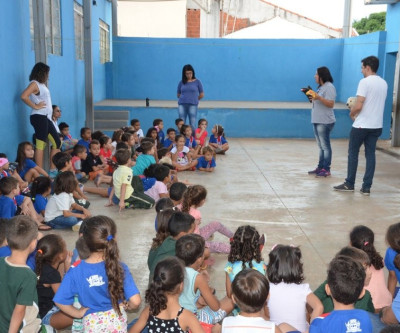 Saúde de Três Lagoas percorre escolas para falar da posse responsável de animais