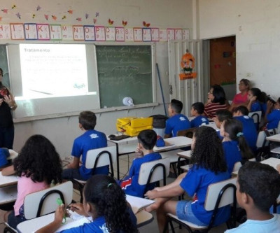 Palestra sobre Depressão, automutilação e suicídio é ministrada na Escola Municipal Eufrosina Pinto