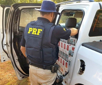 Caminhonete carregada com cigarros contrabandeados é apreendida pela PRF