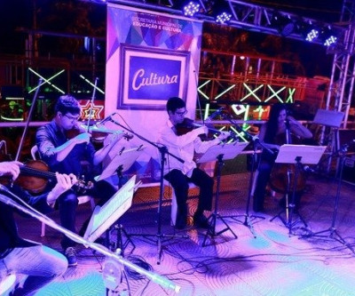 Cerca de 200 pessoas prestigiam ensaio aberto do Quinteto de Cordas