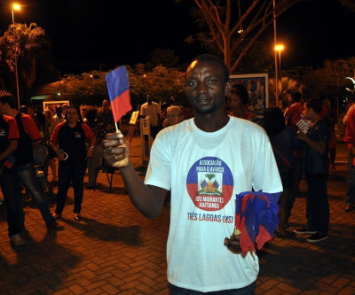 Dia da Bandeira Haitiana é comemorado em evento na Praça Senador Ramez Tebet