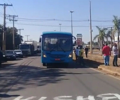 Protesto deixa postos sem combustível e ameaça parar comida e ônibus em Três Lagoas