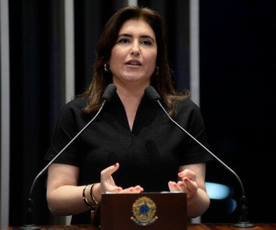 Pelo Twitter, Simone Tebet critica postura do planalto nas negociações com caminhoneiros