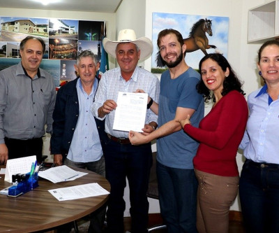 Angelo Guerreiro encaminha Projeto de Lei à Câmara sobre direitos dos deficientes auditivos