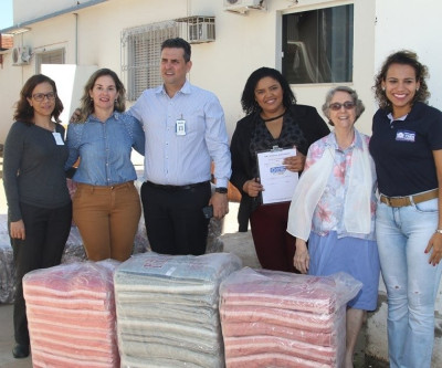 500 cobertores são entregue ao Hospital Auxiliadora pela Assistência Social de Três Lagoas