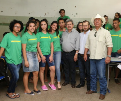 Onevan destina emendas parlamentares para escola estadual