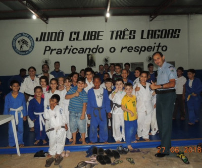 PM realiza palestra de prevenção às drogas em Três Lagoas