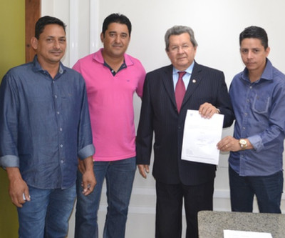 Deputado recebe pedido de materiais esportivos para escolas de Selvíria