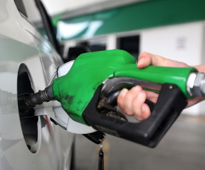 Preço da gasolina terá nova redução a partir de terça-feira