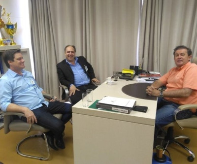 Eduardo Rocha debate com presidente da Câmara de Três Lagoas