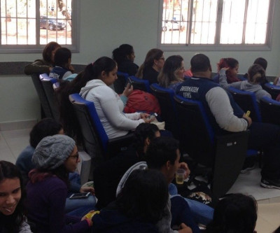 Alunos do curso de Enfermagem da UFMS reclamam da falta de professores