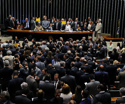 Metade dos deputados de MS apoiou urgência para votar reforma trabalhista