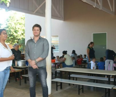 André Bitencourt faz solicitação de bebedouro para CEI e elogia associação