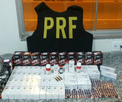 Medicamentos e anabolizantes contrabandeados do Paraguai são aprendidos pela PRF 