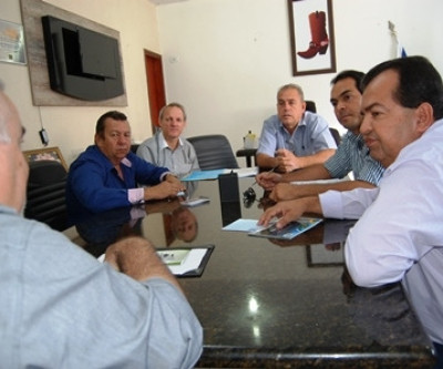 Prefeitos se reúnem para iniciar consórcio que garantirá para o fim dos lixões 