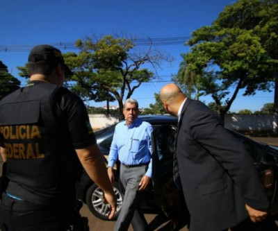 Com prazo até 18h, defesa avalia como livrar André de fiança e risco de prisão