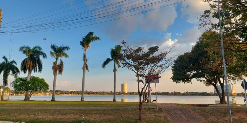Sol aparece, mas chuva rápida e trovoadas podem marcar a quarta-feira em Três Lagoas
