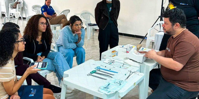 Saúde promove curso de inserção de DIU para enfermeiros e residentes de enfermagem