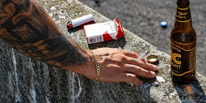 Álcool e cigarro podem causar cegueira, alertam especialistas