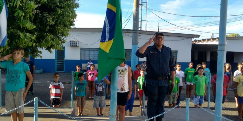 Projeto ReAção encerra a semana com aulão de Ordem Unida