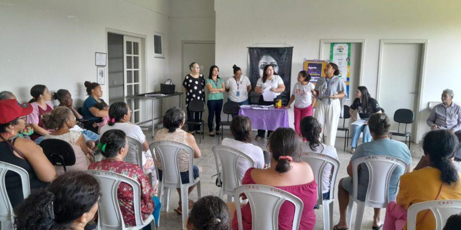Ação de conscientização pelo fim da violência contra a mulher reúne beneficiários do PAA em Três Lagoas