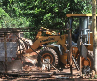 Moradores de chácaras são despejados após possível golpe de estelionatário