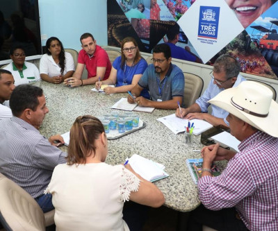 Prefeito recebe Agentes de Endemias para ajustes no Registro Eletrônico de Ponto e adicional de insalubridade