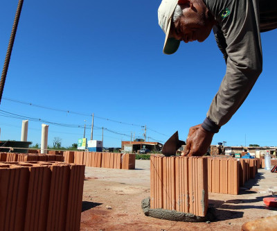 Licitação é aberta para construção de casa para 146 famílias que moram em barracos