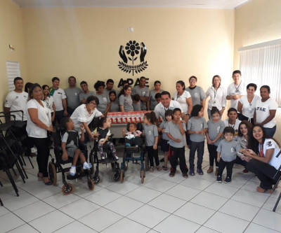 Honda Mototrês doa 110 litros de leite para a APAE de Três Lagoas