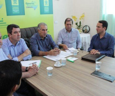 Em reunião com autoridades de Paraíso das Águas, Eduardo Rocha reforça pedidos ao município