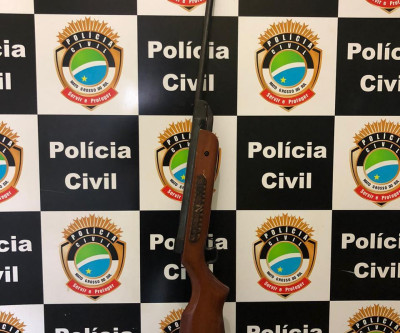 Acusado por violência doméstica é preso em flagrante por posse de arma de fogo