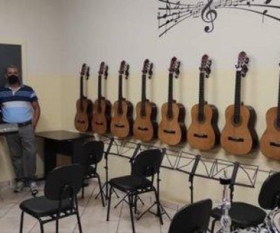 Associação recebe equipamentos por emenda de R$ 40 mil do deputado Eduardo Rocha