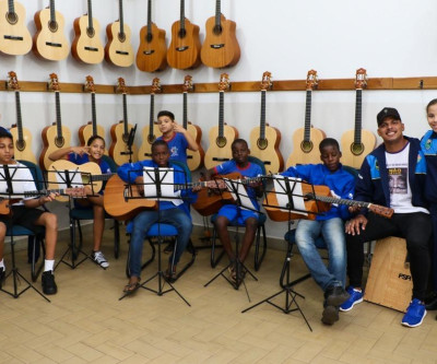 RODA DE CONVERSA - SMAS e SMS abordam direitos e deveres, sexualidade e valorização da vida com adolescentes