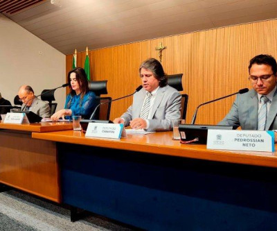 CCJR acata projeto que concede direito à paridade e integralidade a policiais