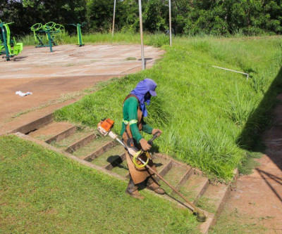 SEJUVEL realiza melhorias na quadra poliesportiva do Bairro Jupiá