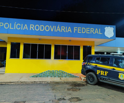 PRF apreende mais de 100 kg de cocaína escondidos em caminhão