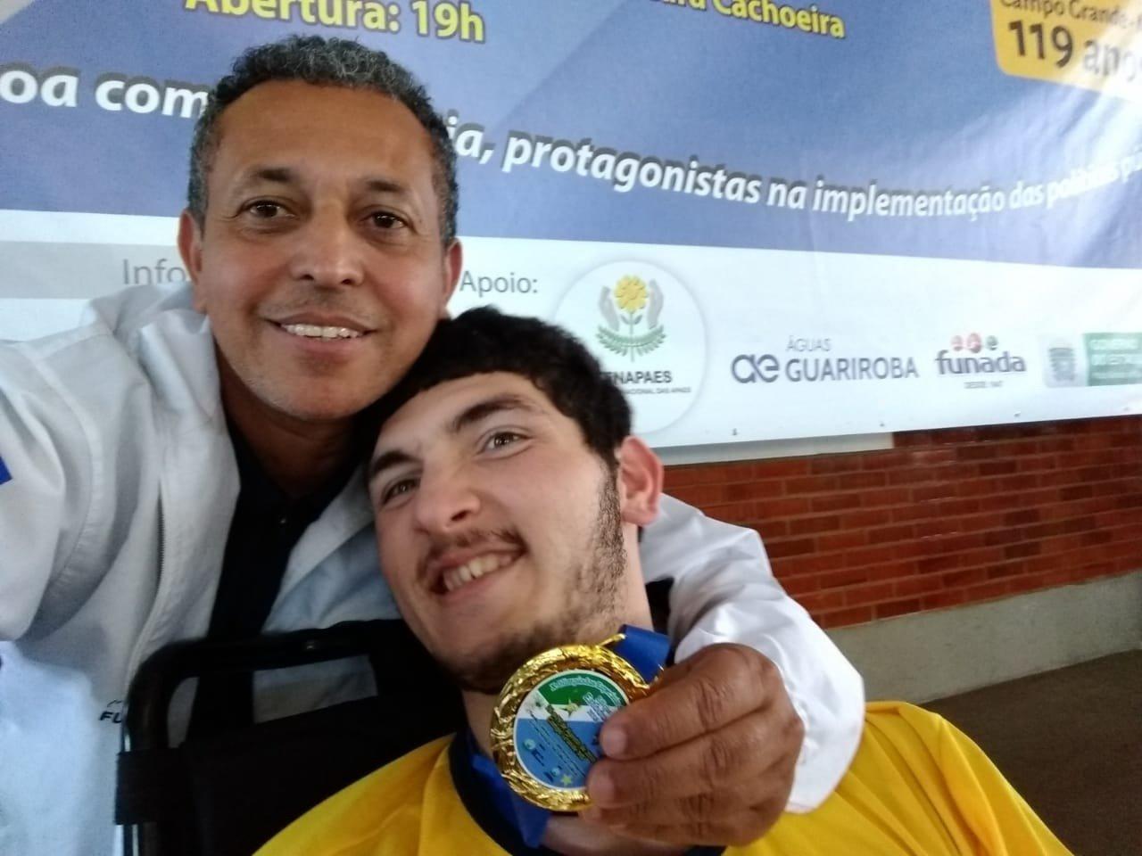 Três-lagoense é o primeiro a conquistar medalha de ouro nas Olimpíadas APAE’s