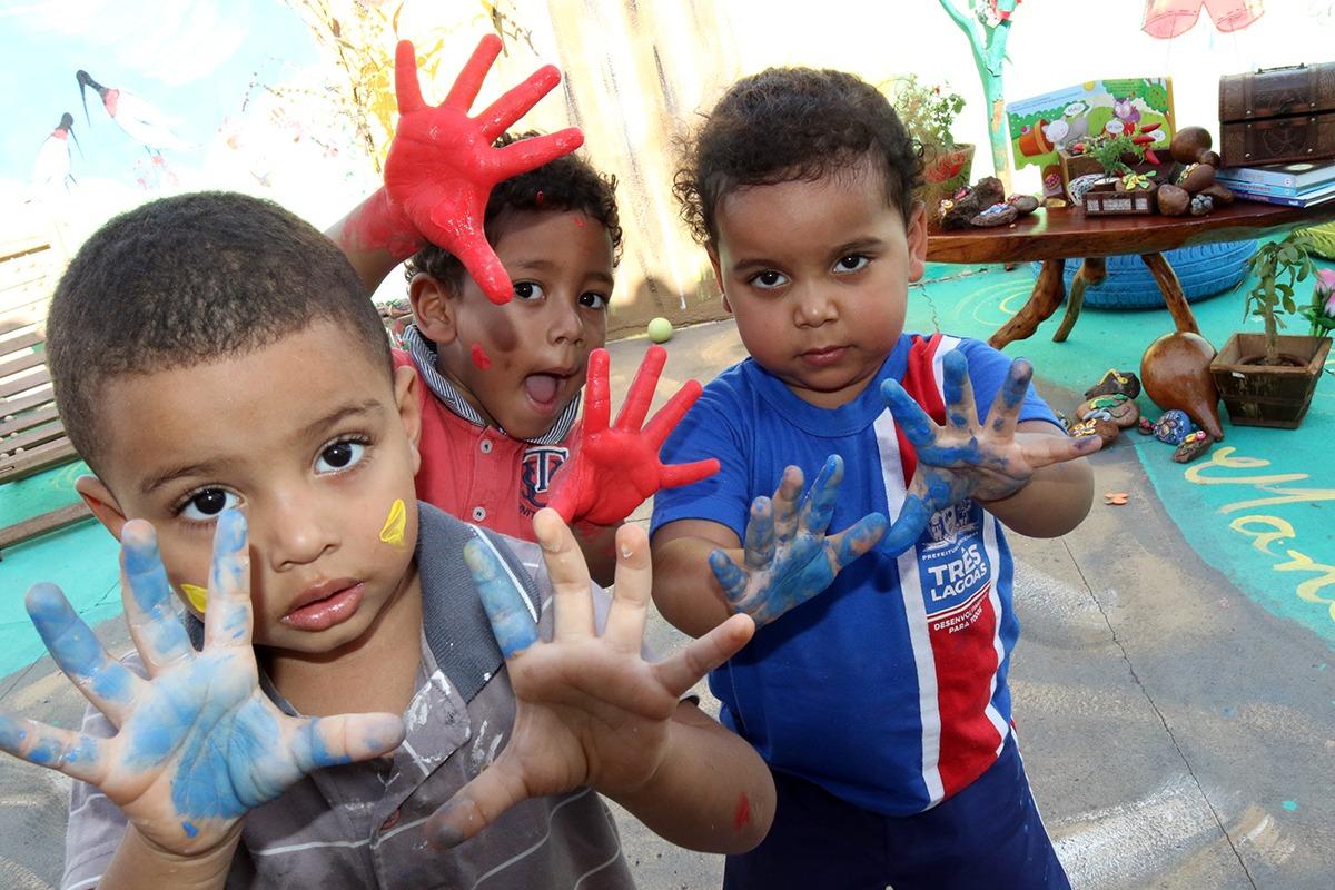 “Quintal” é criado para alunos aprenderem brincando em CEI “Quintal” é criado para alunos aprenderem brincando em CEI