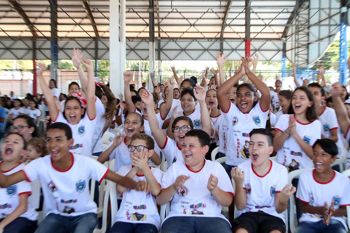 Alunos de Escolas Municipais de Três Lagoas participam de formatura do Proerd