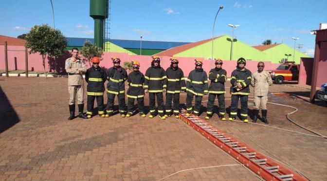 Corpo de Bombeiros Militar em Bataguassu realiza instrução da técnica de “escada estaiada” Corpo de Bombeiros Militar em Bataguassu realiza instrução da técnica de “escada estaiada”